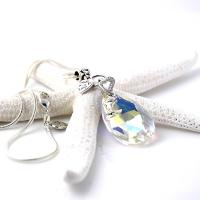 CRYSTAL PENDANT